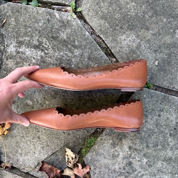 Coach Jill Leather Scalloped Brown Flats, size 10 - Picture 2 of 11